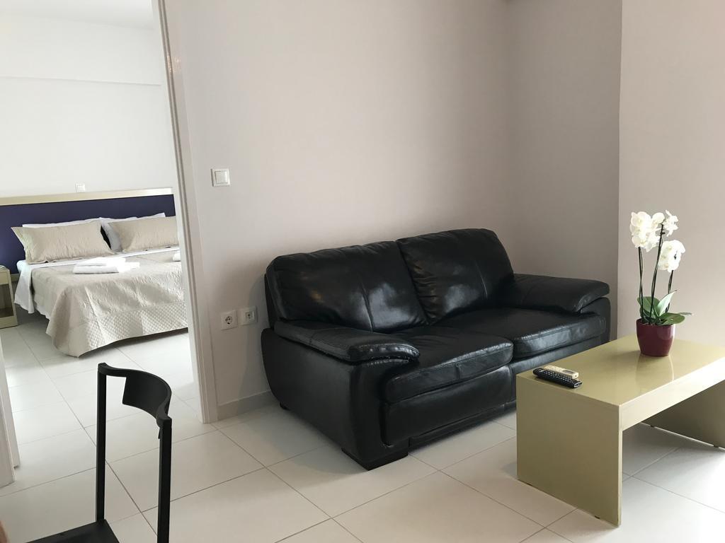 San Antonio Apt Rhodes City